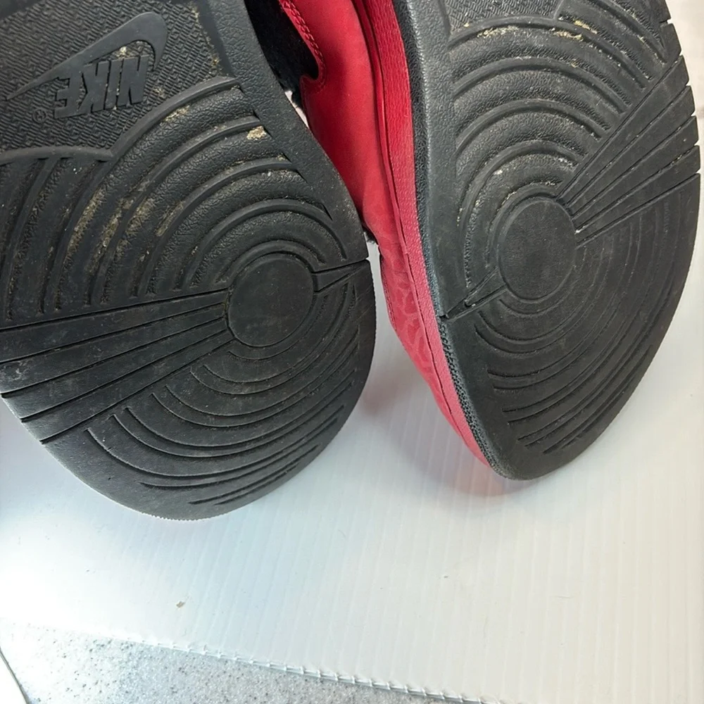 Jordan  Men's Black and‎ Red Sneakers size 12 box 1